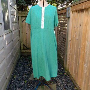 Handmade Green T-Shirt Dress Size Medium Mennonite Cape Prairie